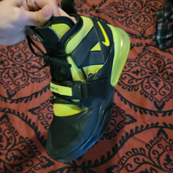 Nike air maxs 270s - Picture 5 of 6